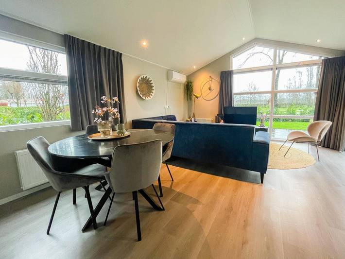 Chalet voor 4 personen, with Terras and Tuin as well as Zwembad in Veldhoven