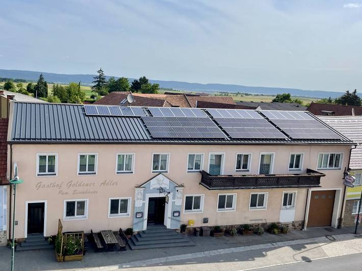 Ganze Ferienwohnung, Gasthof - Gästezimmer Familie Eisenhauer - Ferienwohnung mit Garten in Fuglau, Waldviertel