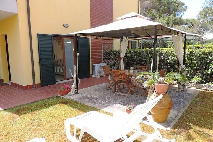 Ferienwohnung für 5 Personen, mit Terrasse und Garten in Marina di Bibbona