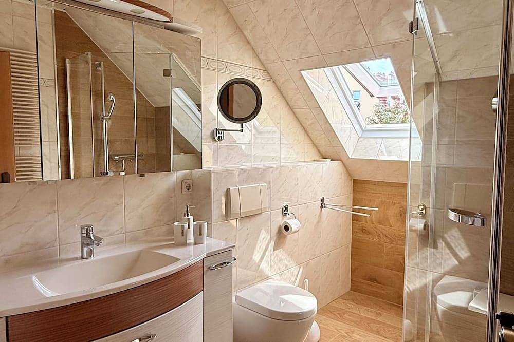 Ganze Wohnung, Lichtdurchflutetes Apartment mit Weitblick & Ruhe in Rudolstadt, Saaleland