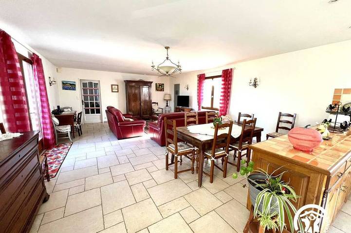 Location de vacances pour 5 personnes, avec jardin à Arzens