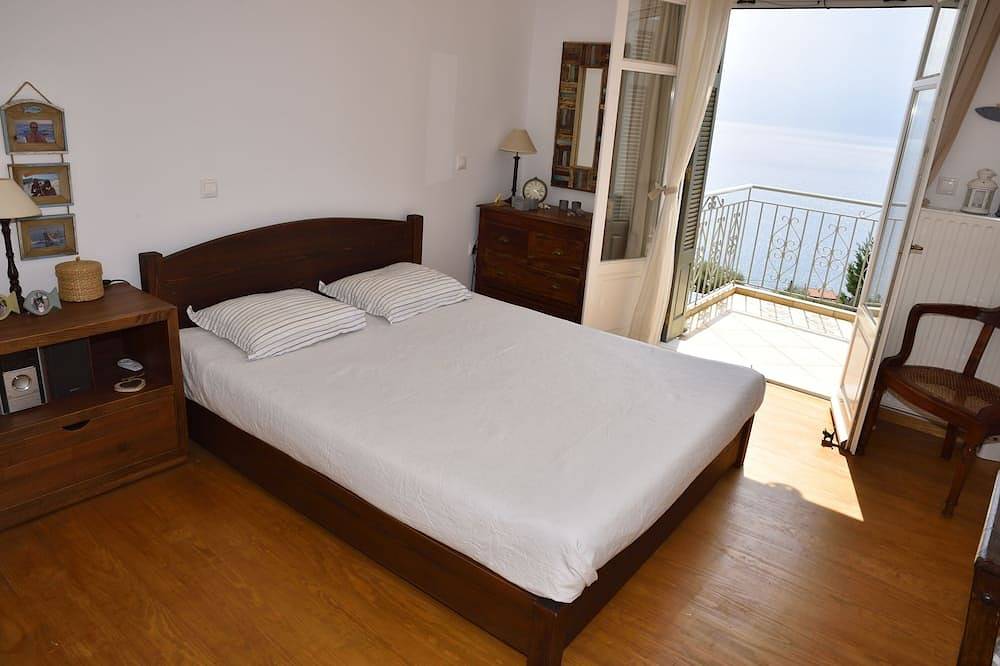 Neue Villa! Atemberaubender Meerblick, Swimmingpool, Strandnähe, Einzigartige Lage in Fokida