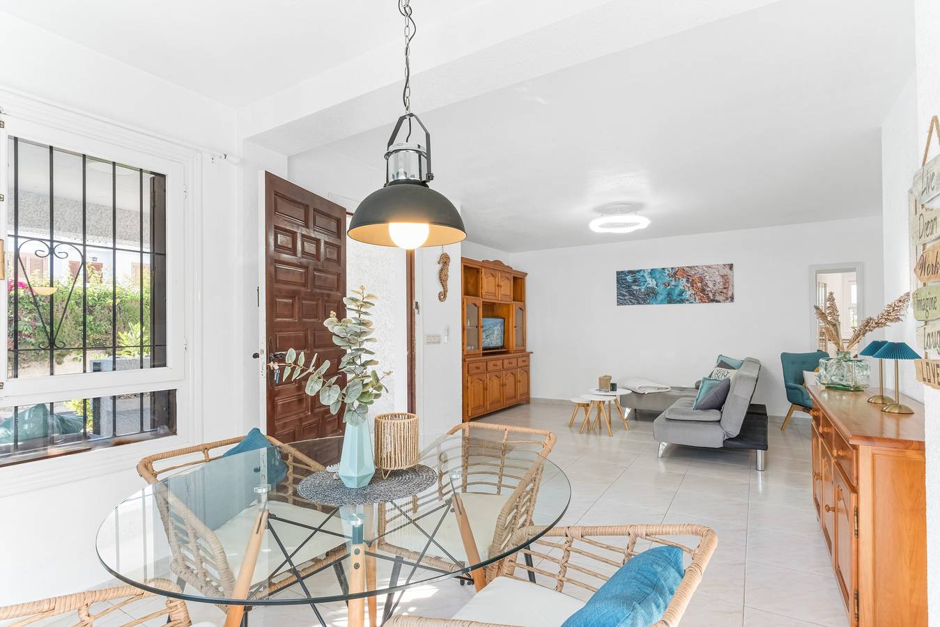 Entire apartment, Apartment 'Casa Reina Abajo' with Shared Pool, Wi-Fi and Air Conditioning in La Zenia, Orihuela