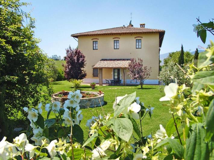 Agriturismo per 6 persone, con Giardino e Piscina a Vinci