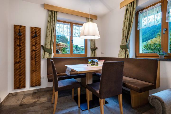 Entire apartment, Apartment "Schwarzenstein" with Shared Whirlpool & Garden in Ahrn Valley, Ziller valley alps