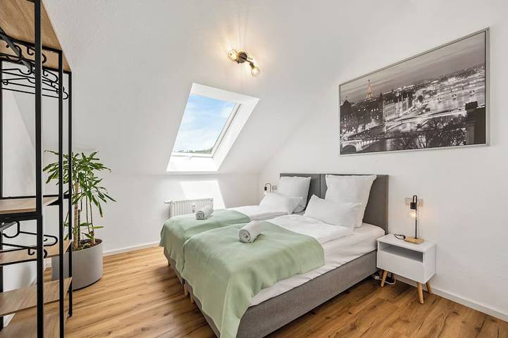 Ganze Wohnung, Ferienwohnung Hirschegg, 2 x Bad 5Z 10 Betten Küche 2 Parkplätze, Wlan in Bad Friedrichshall, Landkreis Heilbronn