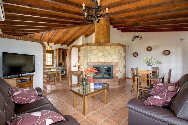 Chalet para 6 personas, con piscina además de jardín y jacuzzi, Familias con niños en Sierra de Cádiz - 3