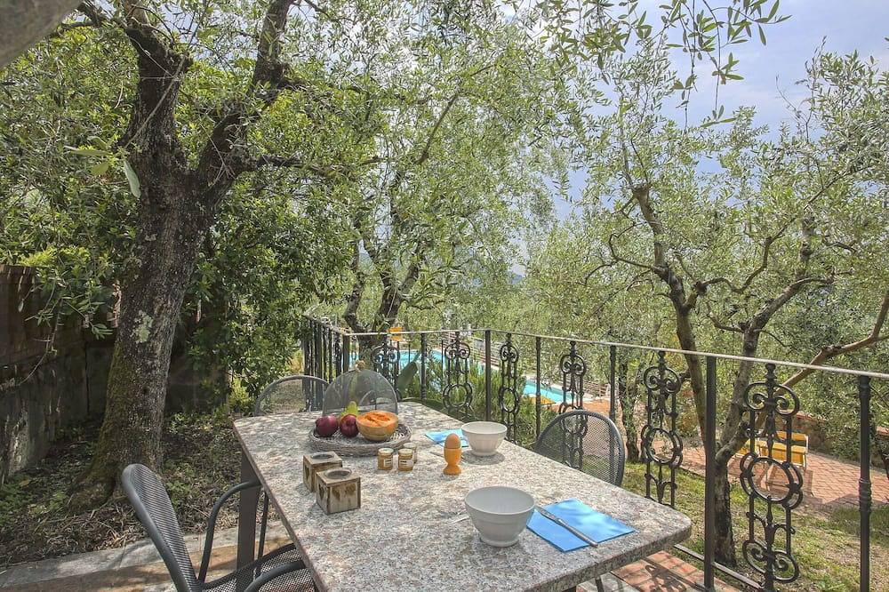 Ganze Wohnung, Schöne Wohnung für 3 Personen mit Pool,  W-Lan, Whirlpool, Tv, Innenhof und Haustiere erlaubt in Pieve a Nievole, Pistoia Provinz