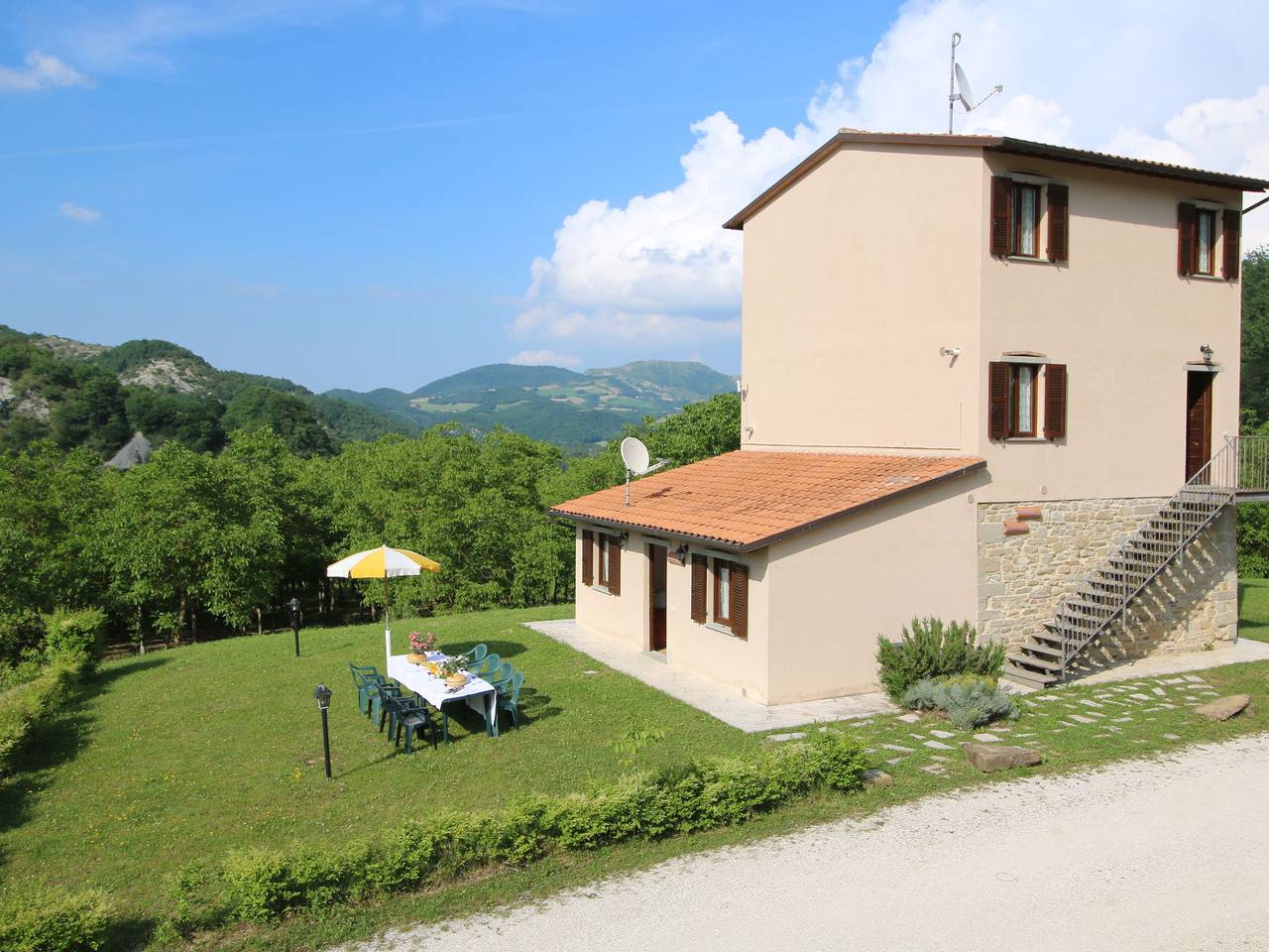 Villa in Apecchio mit Pool und Natur in Apecchio, Valle del Metauro