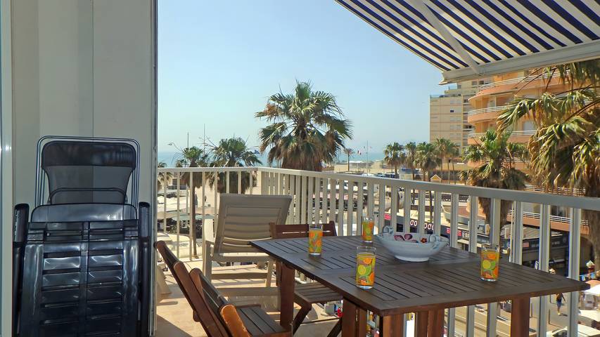 Gîte pour 4 personnes, avec balcon dans Casino Du Canet En Rousillon