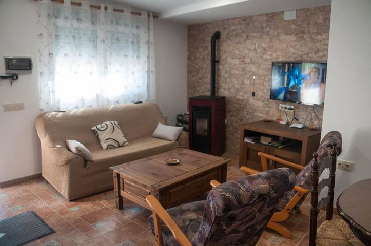 Casa rural para 6 personas, con vistas y jardín en Riopar (rio Mundo)