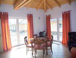 Ferienhaus am Plauer See mit Terrasse, Kaminofen und Seeblick in Lenz in Lenz, Malchow