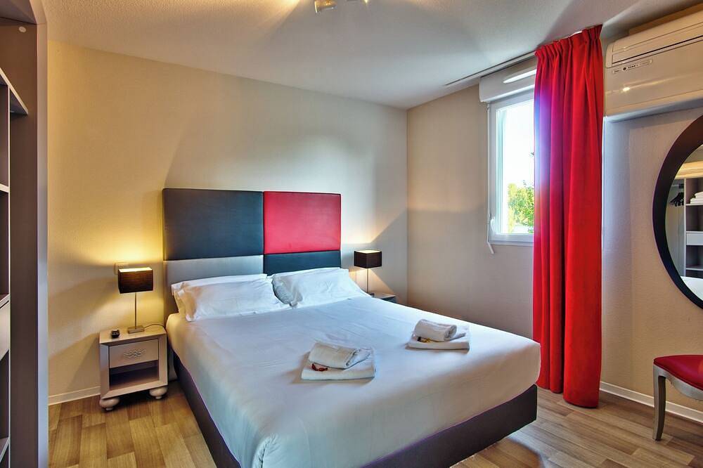 Explore the South of France in a Beautiful Town Hotel in Central Biarritz! in Mouguerre, Bayonne region