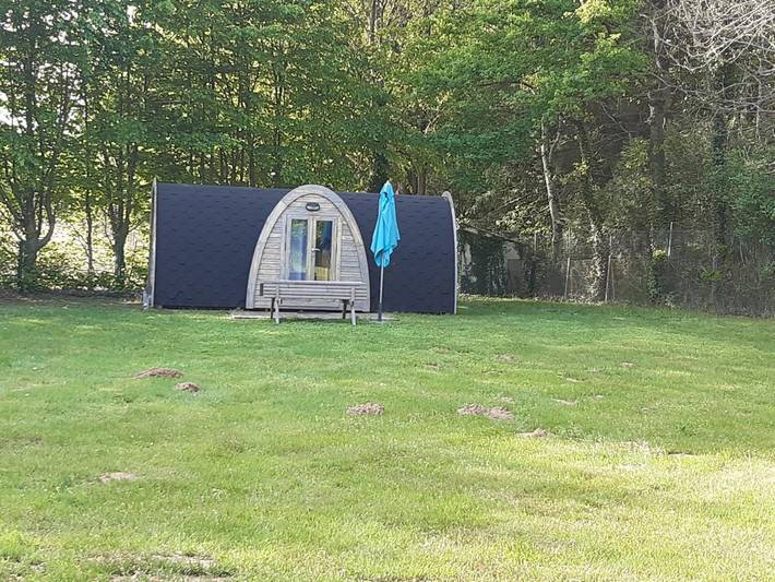 Gîte pour 3 personnes, avec jardin et piscine, animaux acceptés à Noyen-sur-Sarthe