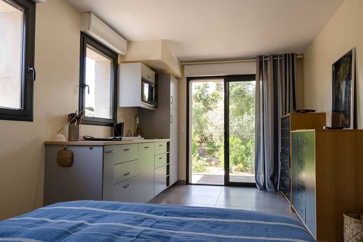 Location de vacances pour 4 personnes, avec jacuzzi ainsi que jardin et terrasse dans Plage de Pinarello - 2