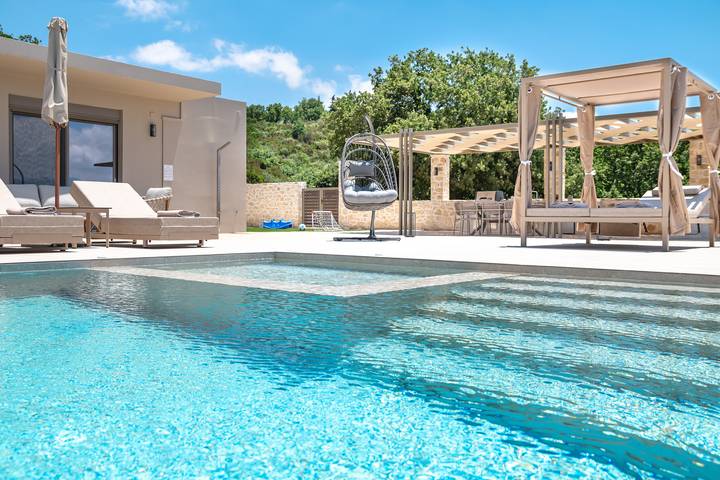 Villa für 9 Personen, mit Terrasse und Garten sowie Pool auf Kreta - 2