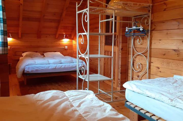 Gîte pour 4 personnes, avec piscine ainsi que balcon et jardin à Le Syndicat - 3