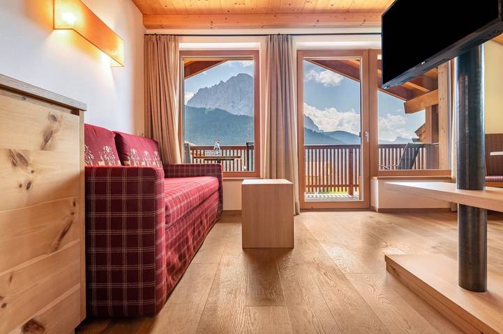 Apartamento entero, Apartamento 'Villa Solinda Puccini' con vistas a la montaña y Wi-Fi in Daunei, Wolkenstein