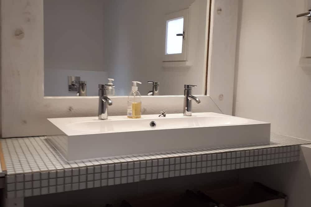 Ganze Wohnung, Cottage 6 pers. private and heated swimming pool near Cap d'Agde in Bessan, Mittelmeerküste (Frankreich)
