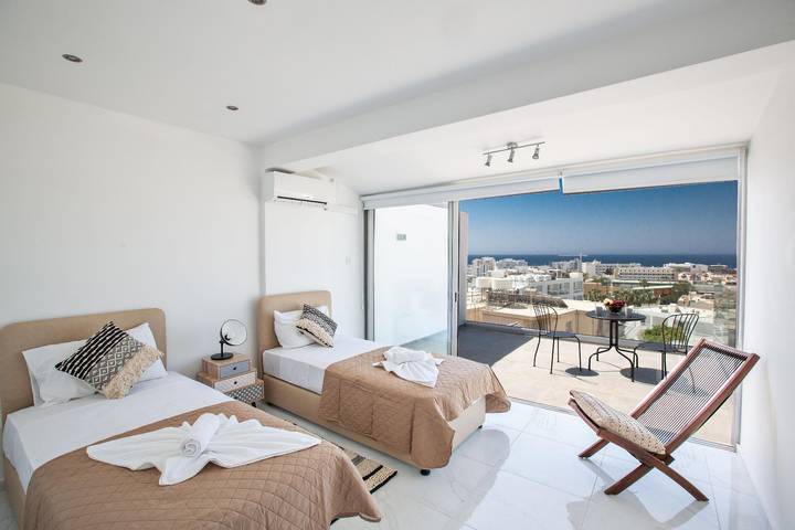 Holiday apartment for 4 people, with garden and balcony in Ayia Napa