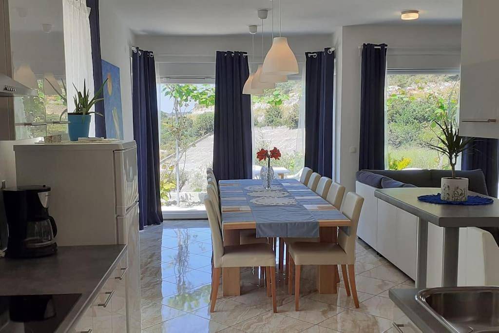 Vis - luxury holiday villa with swimming pool in Vis Stadt, Split-Dalmatien
