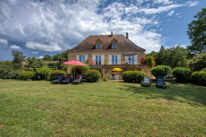 Location de vacances pour 9 personnes, avec jardin ainsi que vue et piscine à La Roque-Gageac - 2