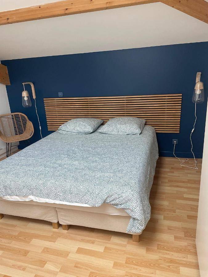 Location de vacances pour 7 personnes, avec Terrasse et Piscine à Lentilly - 4