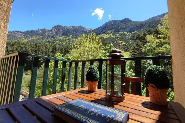 Apartamento para 5 personas, con Balcón además de Terraza y Vistas en Canfranc