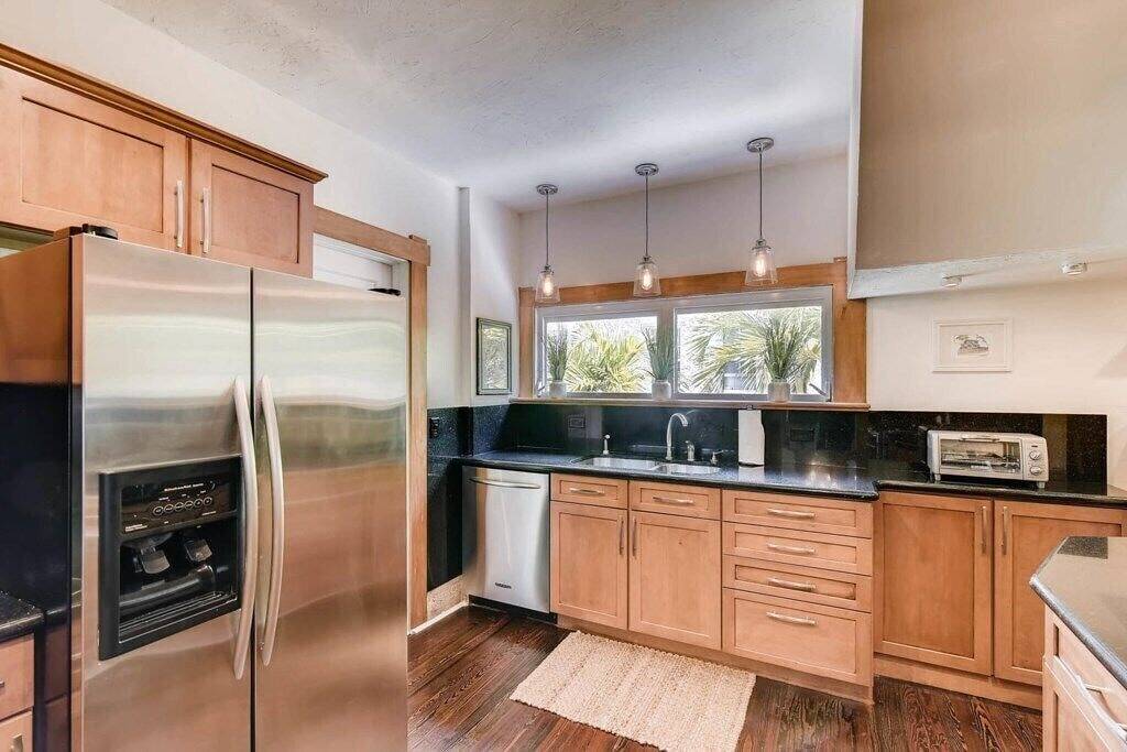 Luxuriöses Ferienhaus mit privatem Pool, nur wenige Minuten vom Strand entfernt in West Palm Beach, Palm Beach County