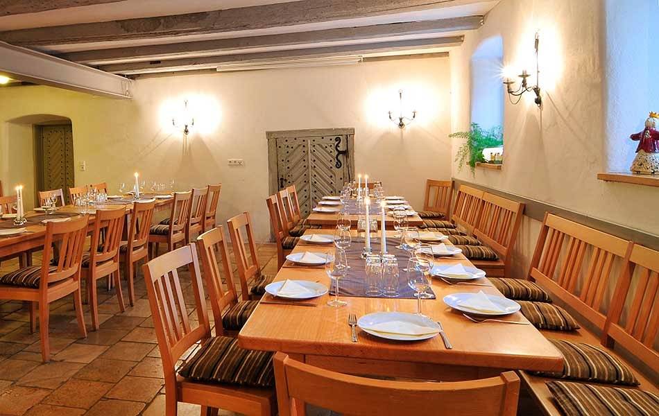 Erlebnis-Käse-Wohlfühl-Hof - Ferienwohnung Kornkammer mit hohem Deckengewölbe in Romantische Straße