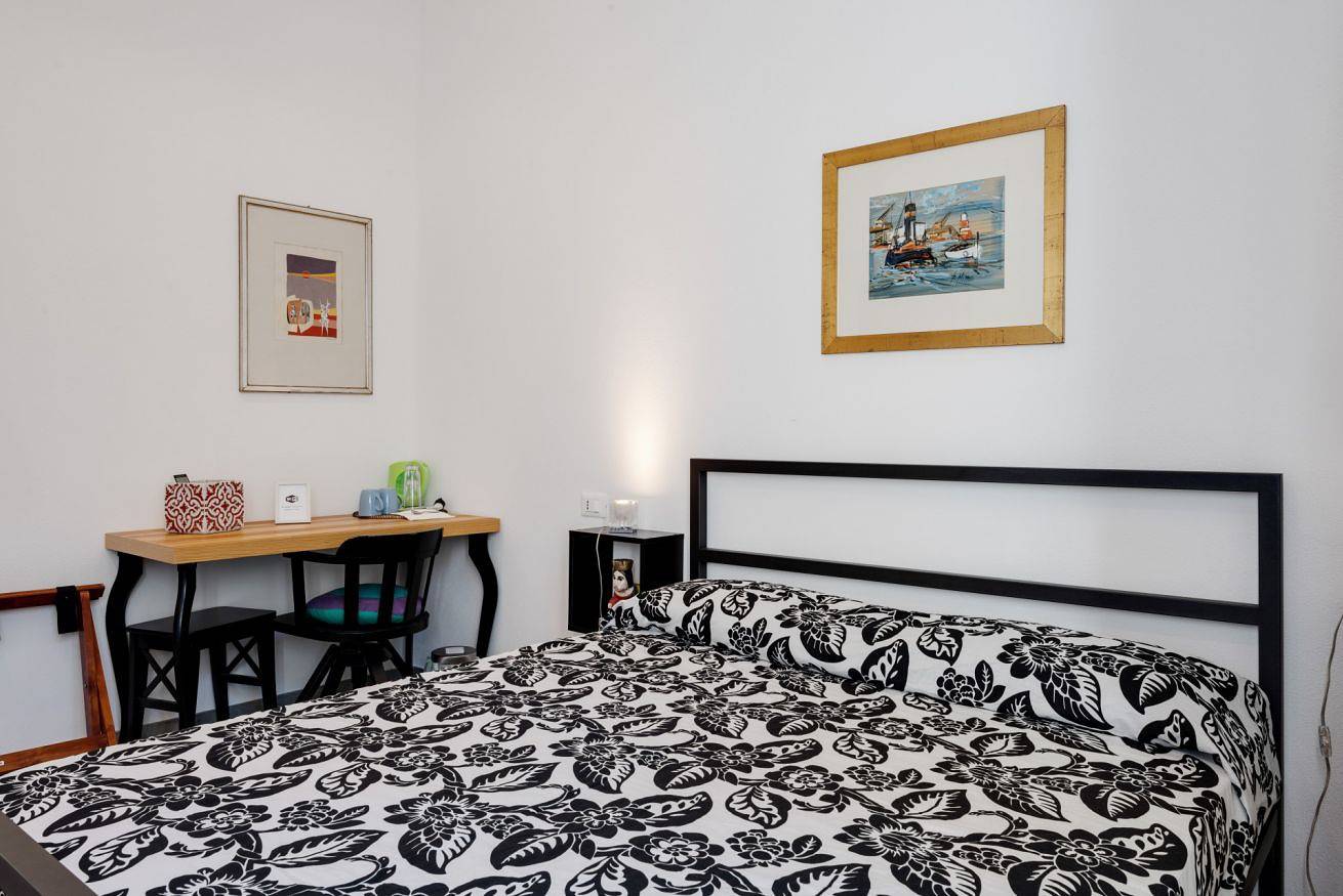 Apartamento entero, Brinn Railway Station Rooms - Room 2 in La Spezia (City), La Spezia
