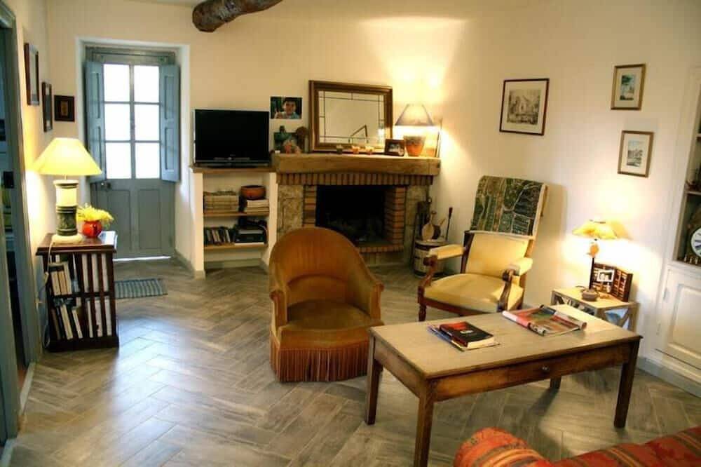 Character house 15 minutes from the beach 4 people in Sollacaro, Arrondissement de Sartène