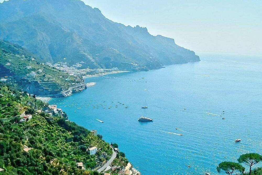 Villa Antea: A characteristic and welcoming apartment built on the sloping cliff in front of the sea, with Free Wi-Fi. in Ravello, Costa Amalfitana
