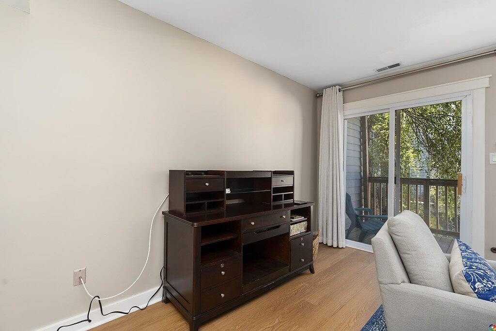 Ganze Wohnung, 25th Street by the Sea! Superb Two Bedroom Condo 500 ft from Ocean w/Garage in Virginia Beach