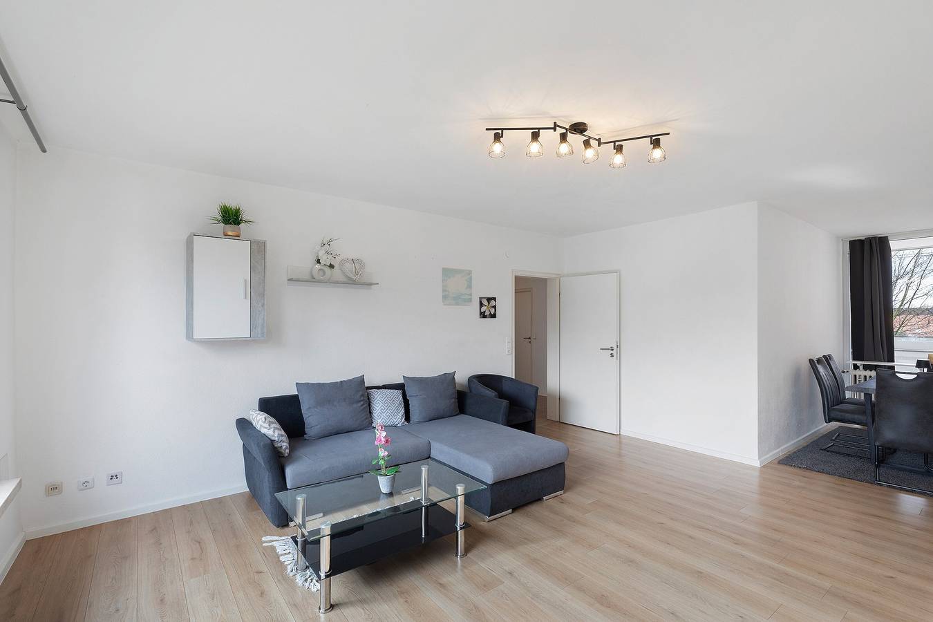 Ganze Wohnung, Ferienwohnung 'Bruchköbel 3 auch Für Monteure' mit Balkon und Wlan in Bruchköbel, Main-Kinzig-Kreis