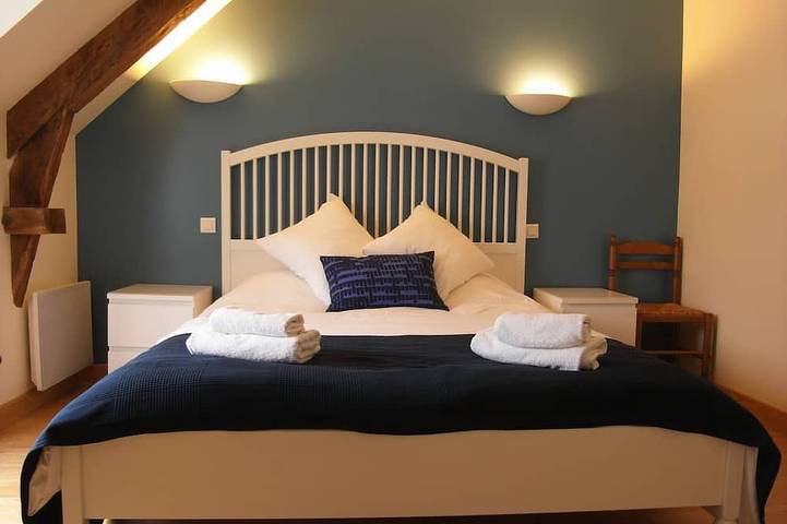 Gîte pour 7 personnes, avec jardin ainsi que terrasse et piscine à Les Champs-Géraux - 2