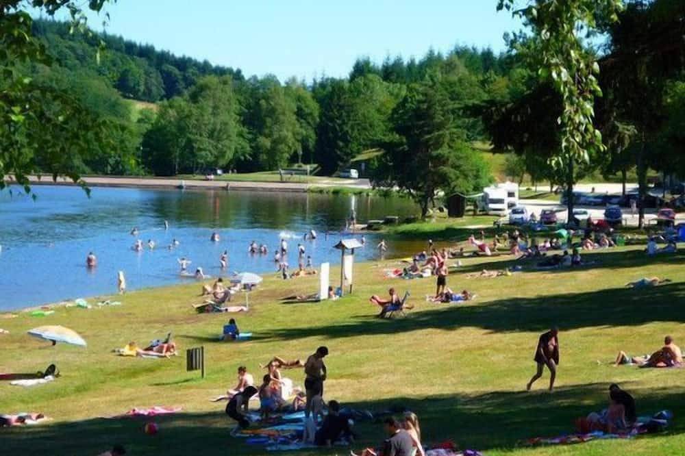 Vichy - Muy Feliz Cómodo hogar en el verdadero pueblo de montaña 25kmsvich in Saint-Rémy-sur-Durolle, Parque Natural Regional Livradois-Forez