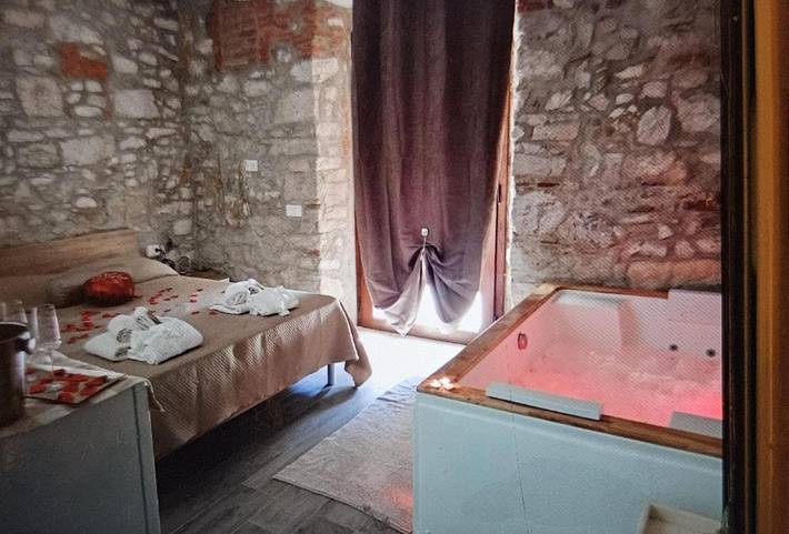 Agriturismo per 2 persone, con giardino e panorama, con animali domestici a Campiglia Marittima