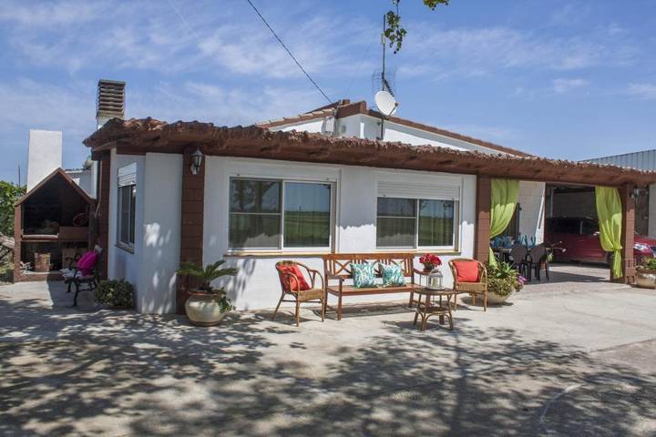Casa rural para 6 personas, con jardín y vistas al lago además de piscina y vistas, Se admiten mascotas en Delta del Ebro - 2