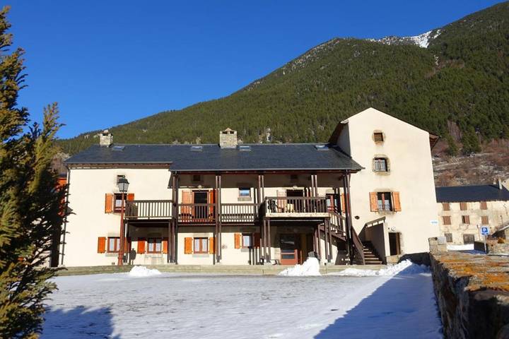 Gîte pour 4 personnes, avec Jardin dans Encamp