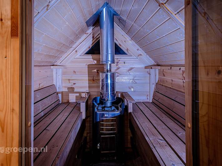 Ferienhaus für 45 Personen, mit Sauna und Whirlpool sowie Terrasse und Balkon/Terrasse in Losser - 3