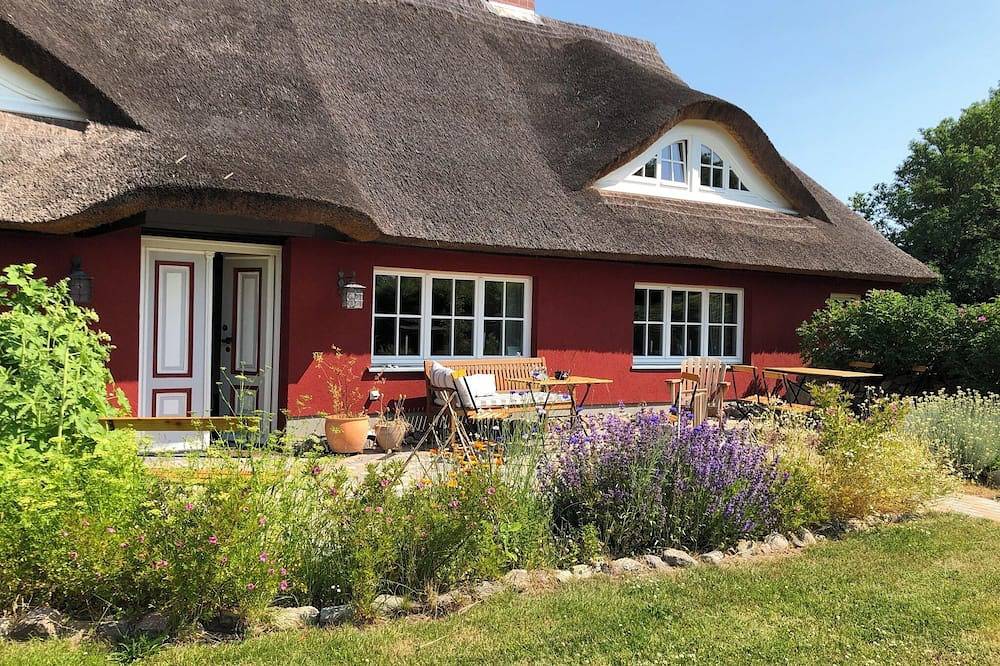 Reetdachbauernhaus Schwalbenhof Gudderitz in Altenkirchen, Rügen