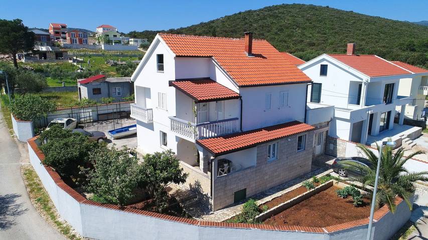 Ferienwohnung für 4 Personen, mit Balkon und Meerblick sowie Garten auf Peljesac - 2