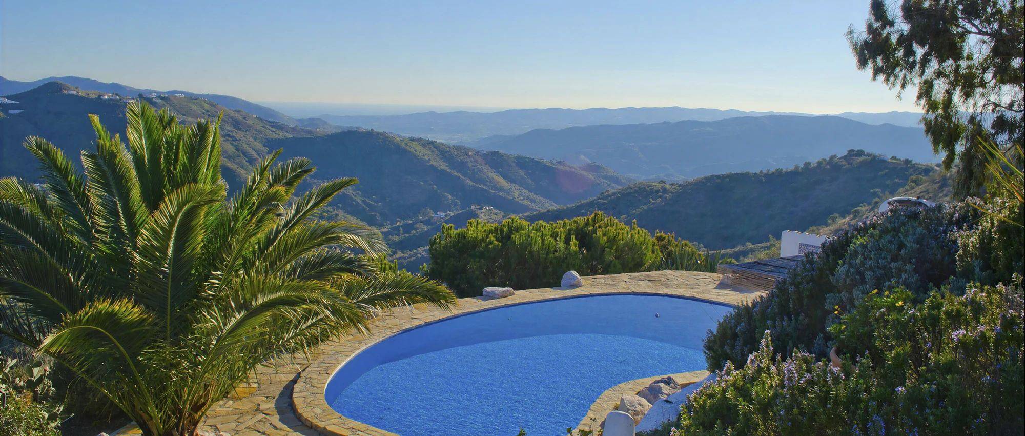 Chalet para 8 personas con piscina in Canillas de Aceituno, Cordillera Penibética