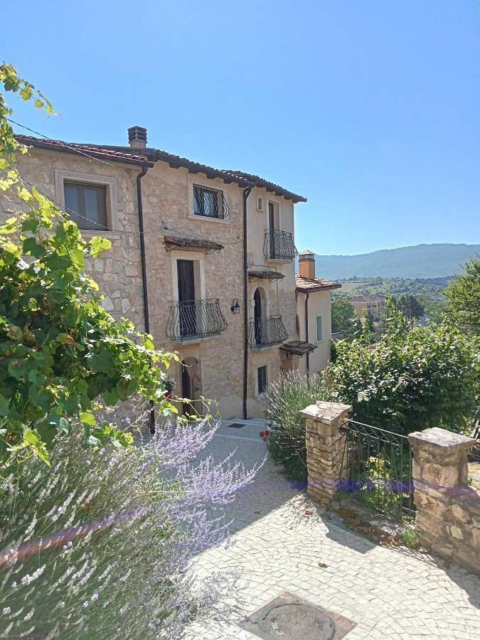 Il Borgo della Zittola in Montenero Val Cocchiara, Nationalpark Abruzzen