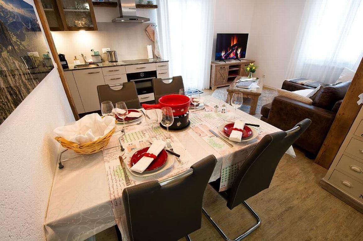 Apartamento vacacional entero, Apartamento de vacaciones para 2 personas con jardín in Selle (desambiguación), Schwyz