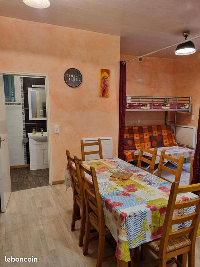 Appartement entier, Appartement de plain pied , jardin et grande terrasse in Ussat, Ariège