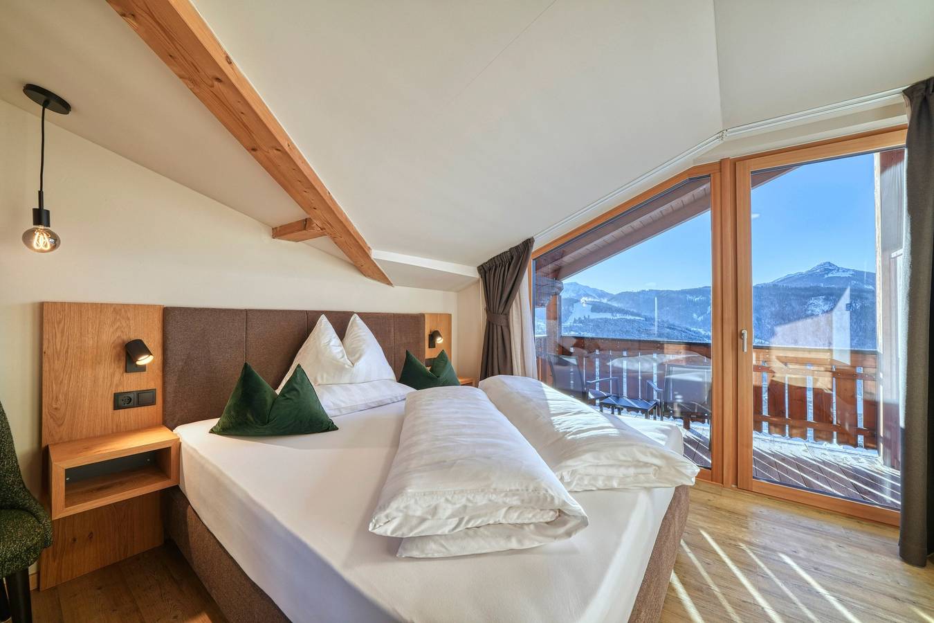 Appartamento intero, "Schlern" con vista sulle montagne, vasca idromassaggio, sauna finlandese e sauna a vapore e balcone in Nova Ponente, Val d’Ega