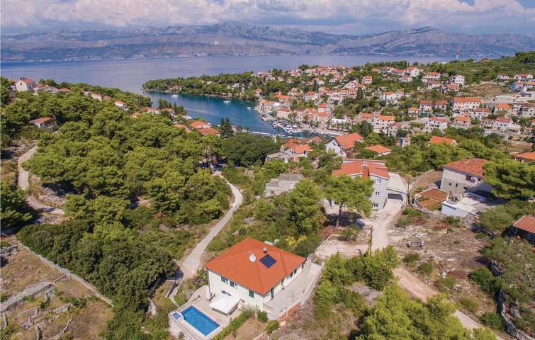 Holiday home for 11 people, with terrace and garden as well as view and pool - 1