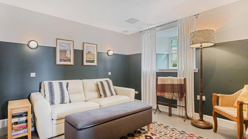 Gîte pour 9 personnes, avec Jacuzzi ainsi que Jardin et Sauna à Stirling - 3